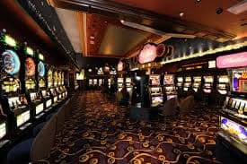 Antarmuka permainan Asia Gaming dengan dealer langsung dan streaming video berkualitas tinggi